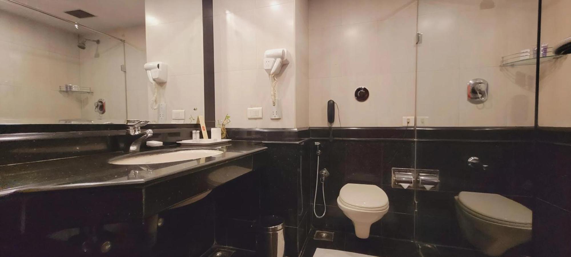 Ashoka Inn Thrissur Zewnętrze zdjęcie